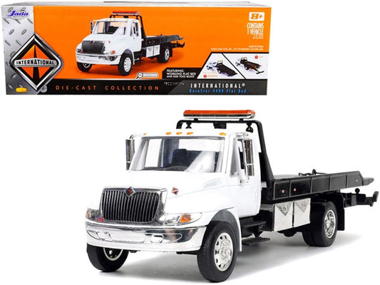 Jada Durastar 4400 die-cast flatbed tow truck for durable display and collectors.