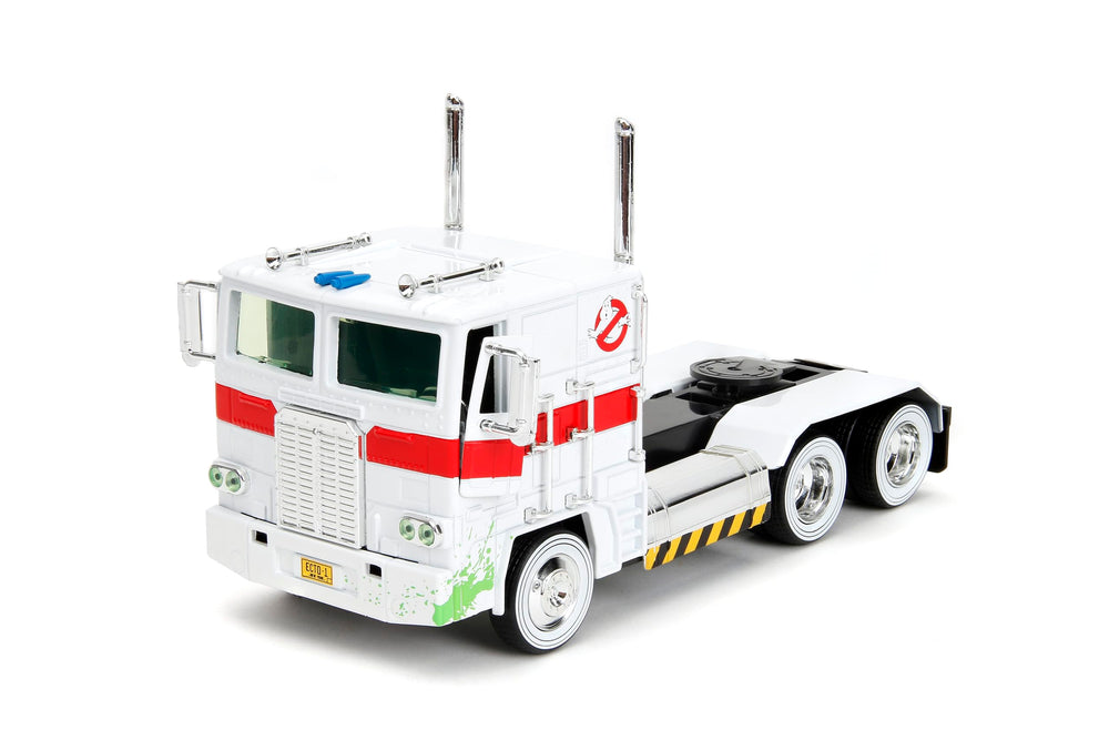 Jada big rig trunk open view adds interactive display and play-ready detail.