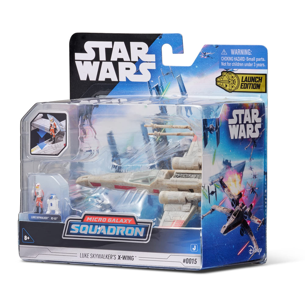 X-Wing includes working droid socket for expanded play