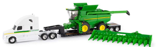 John Deere S780 with 712FC head, a display worthy model for collectors.