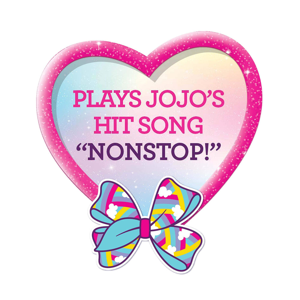 Wear-and-share bow accessory encourages accessorizing during play.