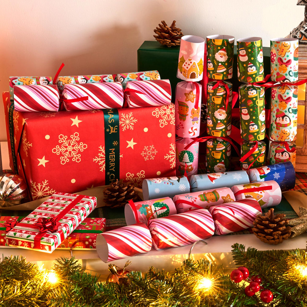 JOYIN Santa pattern decoration boosts traditional holiday ambiance