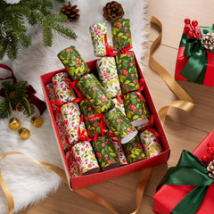 JOYIN table decorations enhance Christmas dinners with playful interaction.