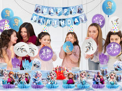 KERWHIS Frozen décor props double as photo booth accents.