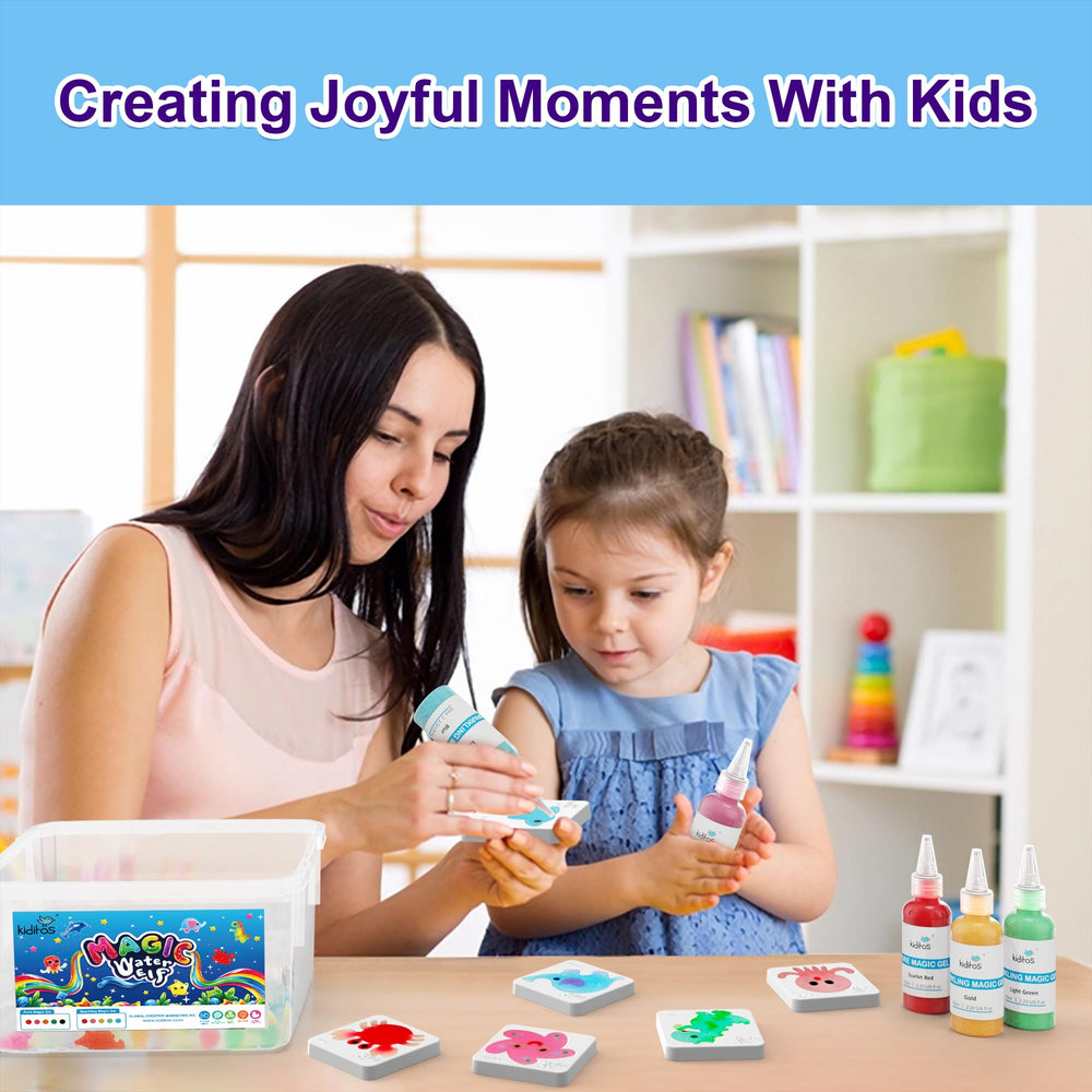 Kiditos sea creature molds in action for imaginative pretend play and fine motor skills.