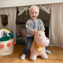 Kindsgut Bouncy Hippo side view highlights stable base.