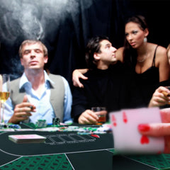 Kinlop poker mat supports 5–10 players for home games.