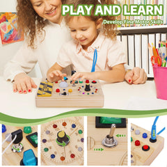 Konijiwa Busy Board travel-friendly design supports quiet car journeys and on-the-go discovery.