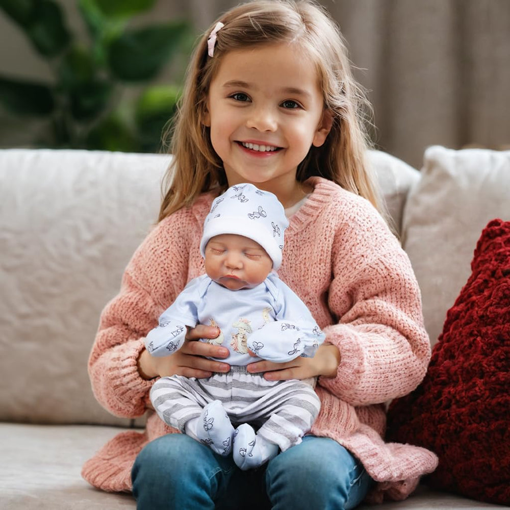 KSBD Levi poseable limbs encourage everyday storytelling and playtime.