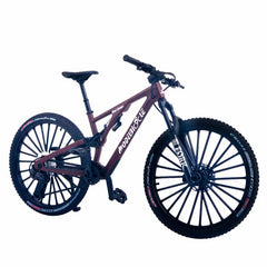 Kuasting 1:8-scale bike model on desk invites conversation and admiration.