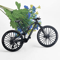 Kuasting 1:8 MTB model makes a thoughtful gift for cycling enthusiasts.