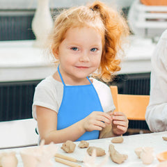 KUUQA colorful aprons keep clothes clean during activities.