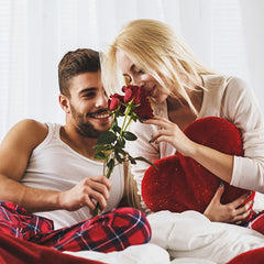 kykake-couples-gift-set-packaging makes a ready-to-gift present for anniversaries.