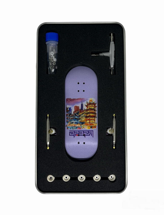 LEEFAI Pro fingerboard with maple deck and UV graphic for durable daily practice.