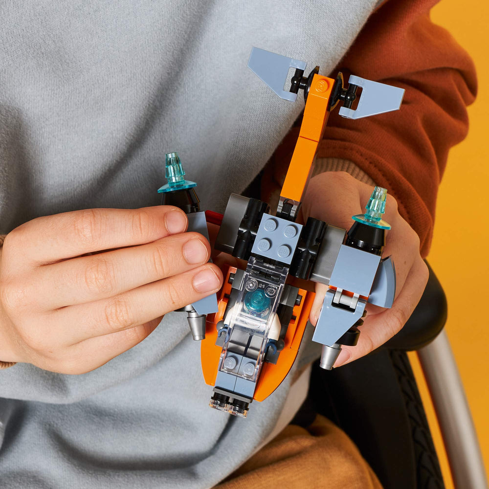 LEGO 31111 Cyber Scooter in vehicle mode for on‑the‑ground exploration