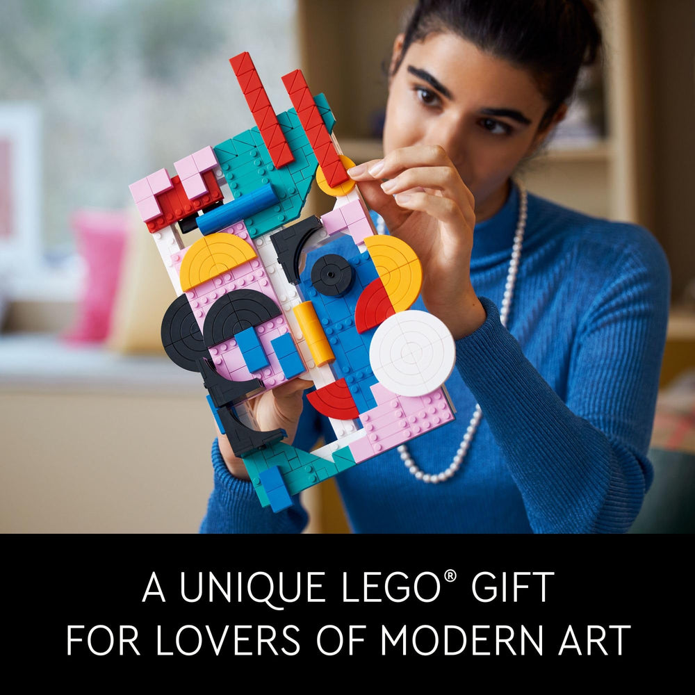 LEGO Art 31210 ready-to-display set offers immersive building experience.