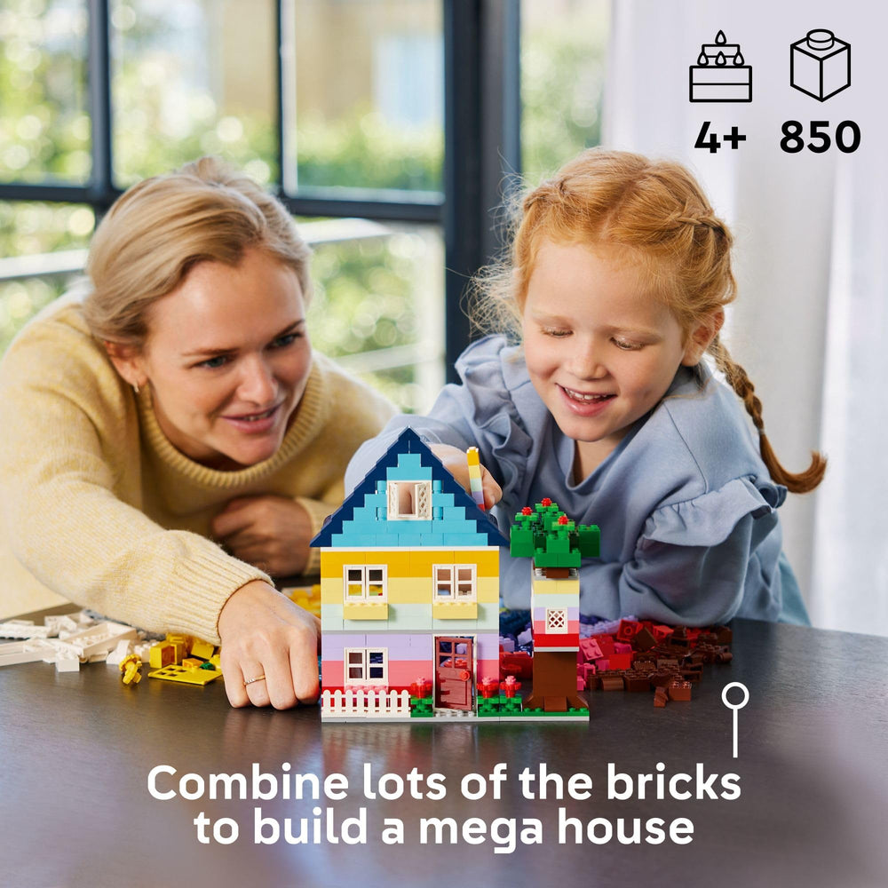 LEGO Classic Creative Houses baseplates and accessories support versatile setups.