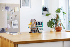 LEGO Creator Expert Bookshop 10270 detachable levels provide easy interior access