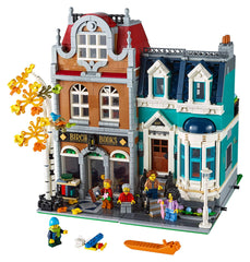 LEGO Creator Expert Bookshop 10270 display windows showcase books and minifigures