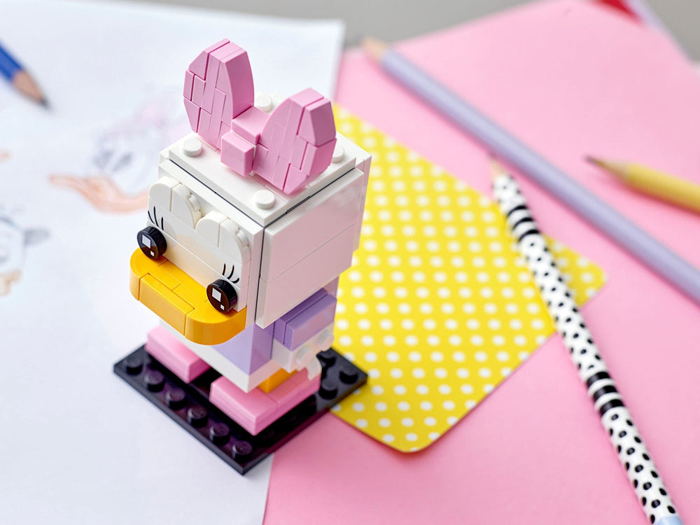 LEGO Daisy Duck BrickHeadz set supports Disney collection display ideas