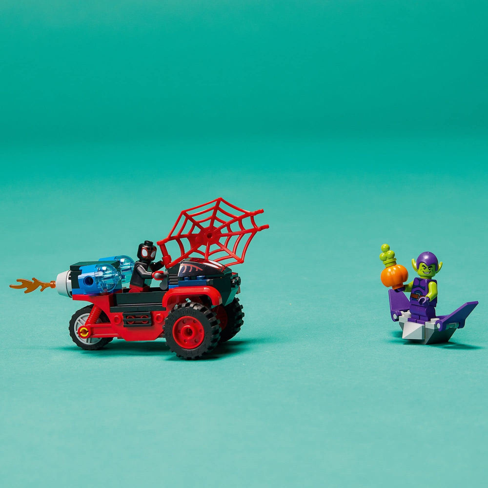 LEGO glider with movable wings enables exciting chase scenes