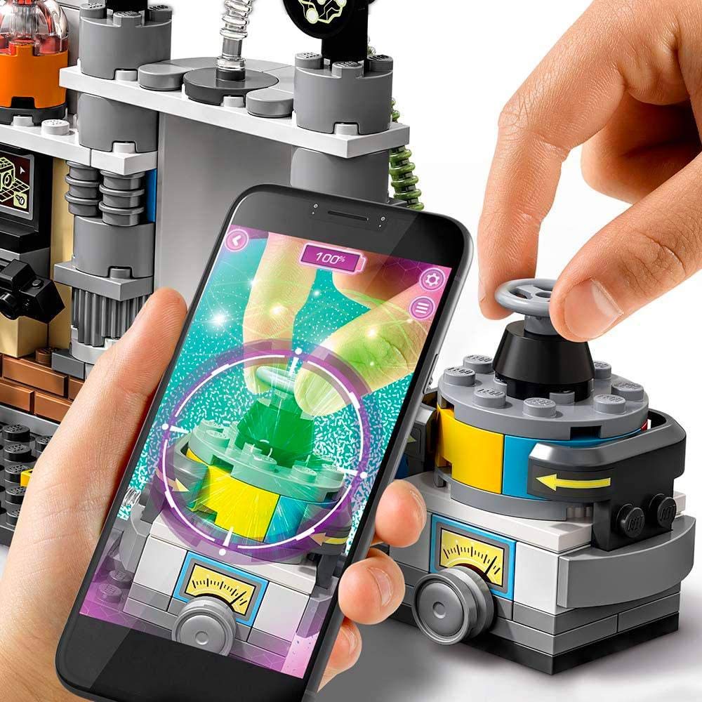 LEGO Hidden Side Tesla-powered chamber design for dynamic play scenarios.