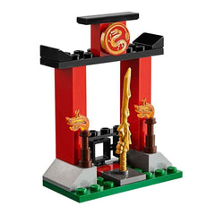 LEGO Starter Brick base helps first-time builders learn step-by-step.
