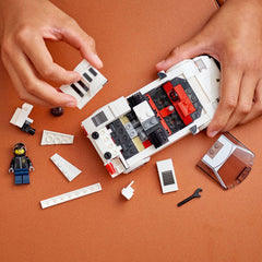 LEGO Speed Champions Lamborghini Countach 76908 cockpit detail with open seat