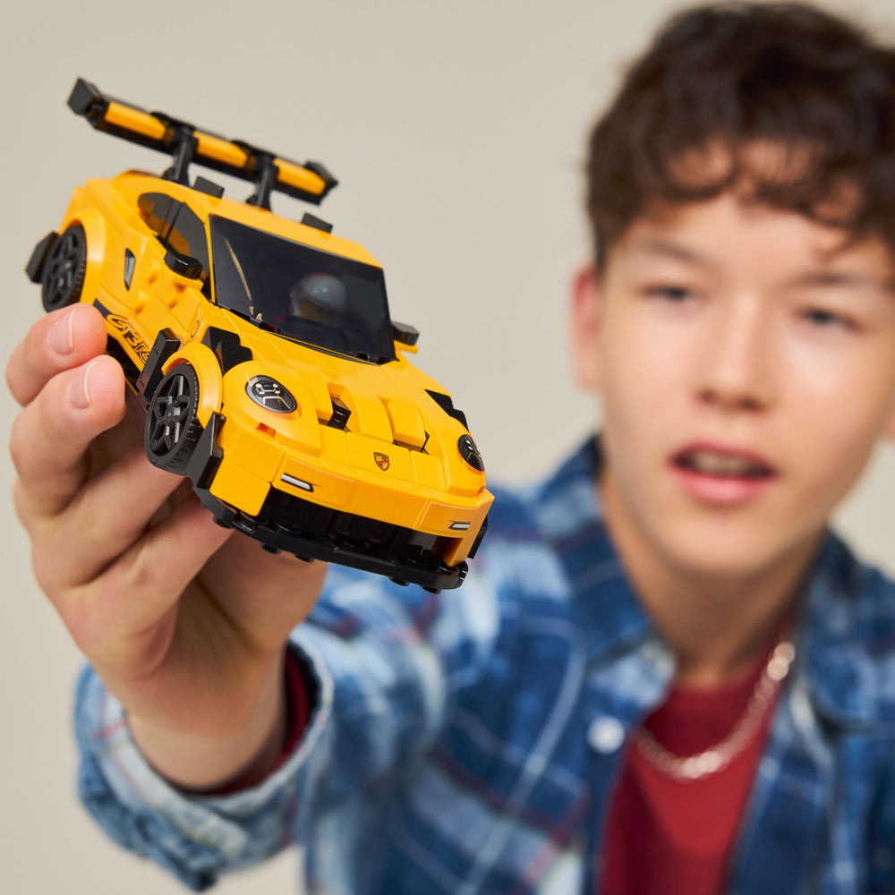 LEGO Speed Champions Porsche 911 GT3 RS detailed-parts view showing rims and hood intakes