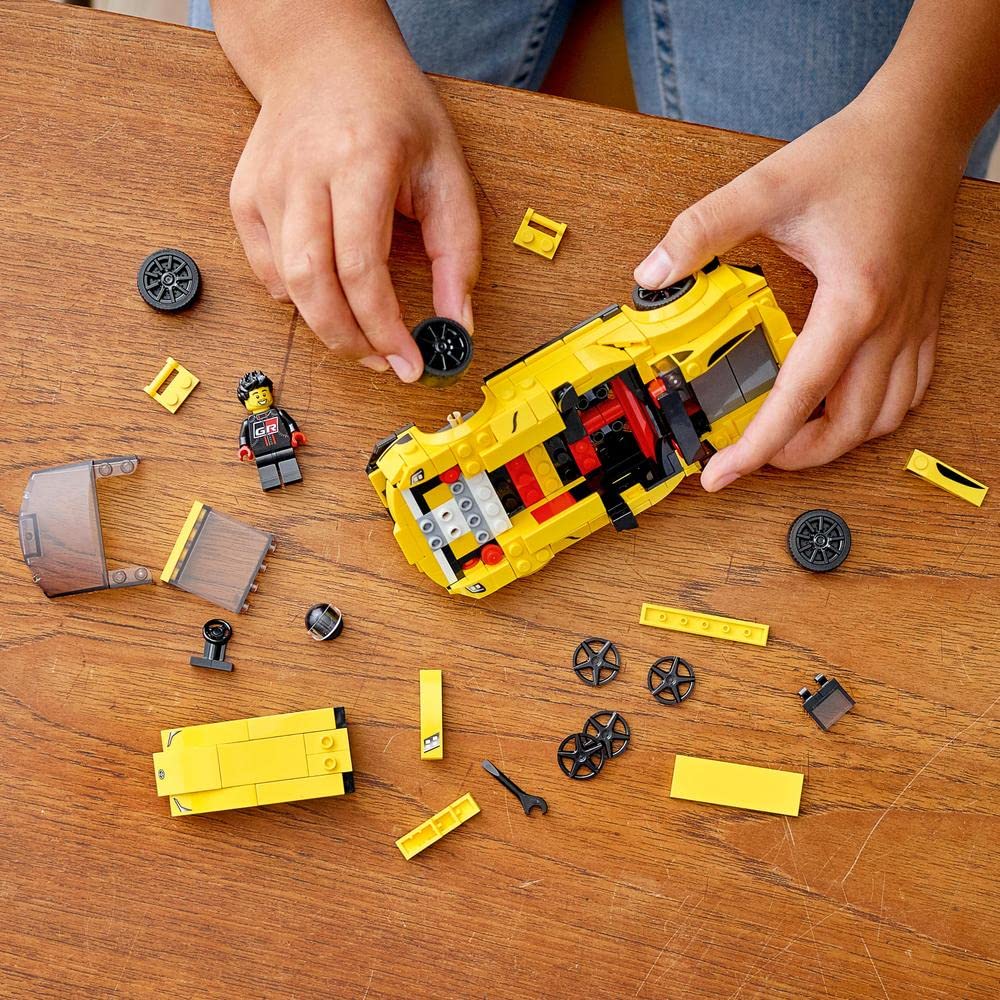 LEGO Speed Champions Toyota GR Supra top view highlights compact, display-worthy scale.