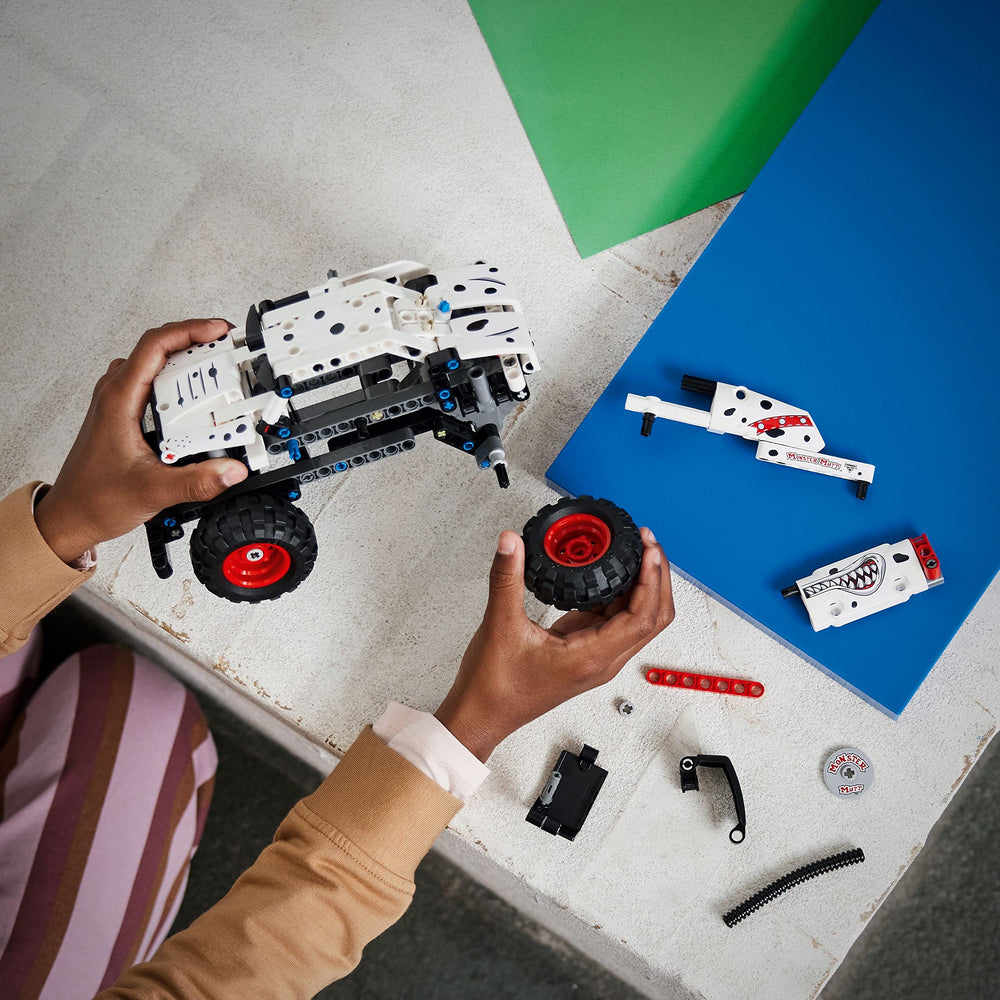 2-in-1 rebuild shows racing truck option for expanded play