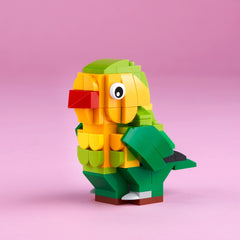 LEGO Valentine Lovebirds side view model, engaging build for kids 8+.