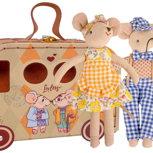 LEVLOVS Travel Mice in camper kit for on-the-go play and mess-free fun