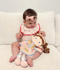 LeyaDoll flexible limbs for imaginative play – supports creative storytelling.