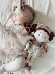 LeyaDoll 16-inch durability shot emphasizes sturdy materials for active play.