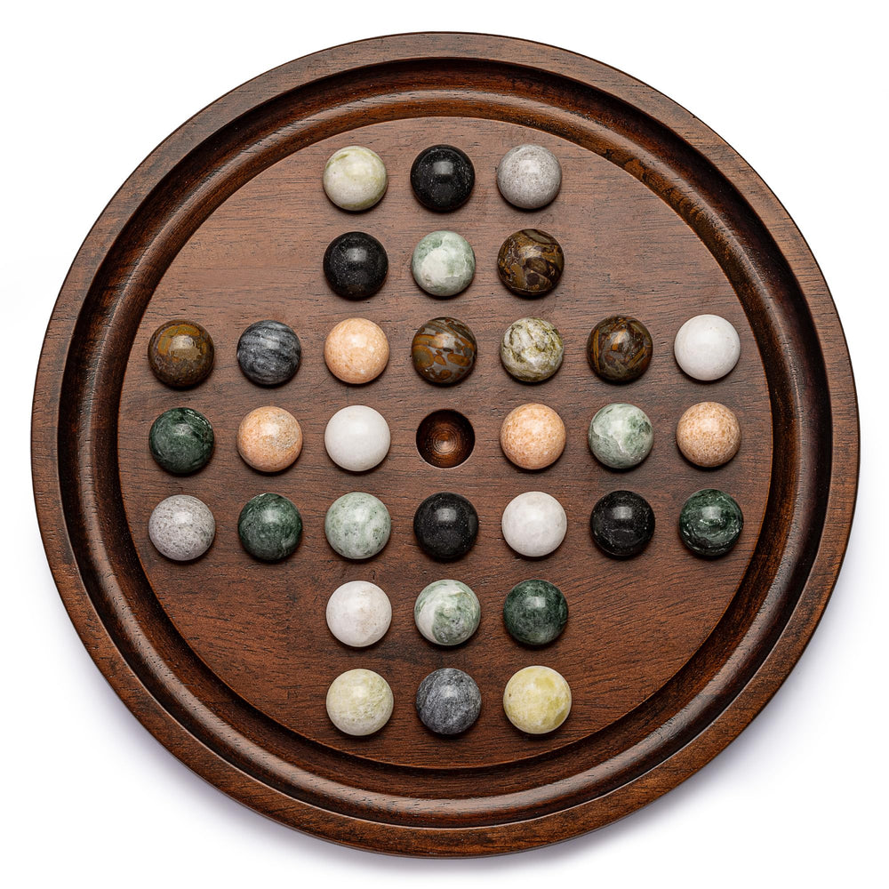 Lingle Deluxe Solitaire board closeup highlights sturdy wood and refined craftsmanship.