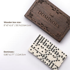 Lingle dominos magnetic case enables quick setup during travel.
