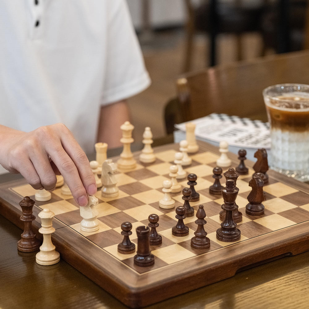 Lingle luxury packaging makes this chess set gift-ready.