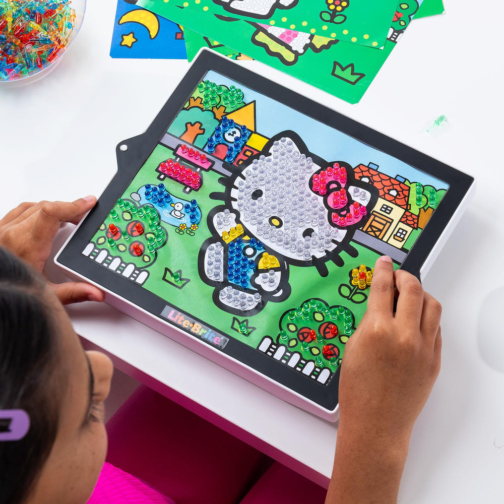 Lite-Brite ColorPOP Hello Kitty 650 mini pegs provide high definition color and fine detail.