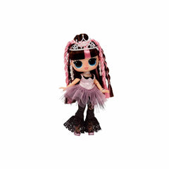 L.O.L. Surprise Tweens Billie shoes complete trendy outfits for poseable fun.