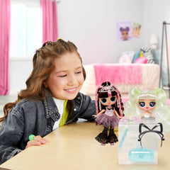 L.O.L. Surprise Tweens Billie tiara adds glamorous touch to dress-up moments.