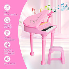 Love&Mini piano-microphone invites singing along and recording fun.