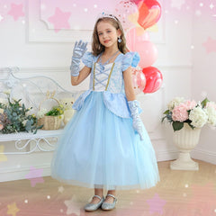 Luzlen wand and gloves set adds playful royal flair.