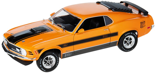 Maisto 1:18 Mustang Mach 1 exterior with authentic 1970 styling for display