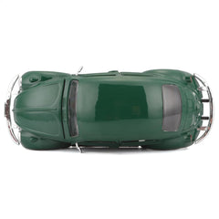 Maisto 1:24 SE Beetle, detailed chassis shot, accurate scale craftsmanship