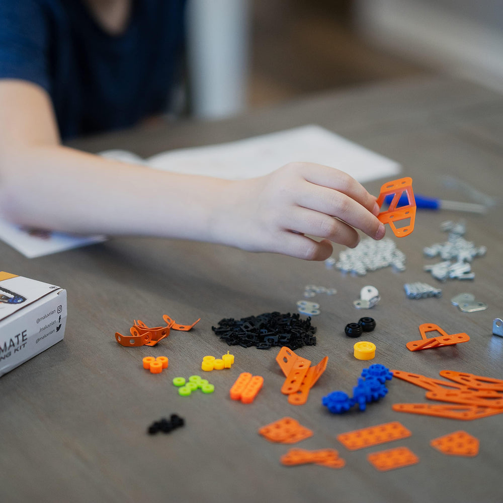 MALUVRIAN Erector Set metal pieces kit enabling modular creativity