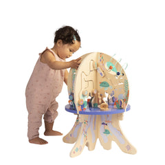 Manhattan Toy Deep Sea Adventure: springy flaps spark sensory curiosity and cause‑and‑effect discovery.
