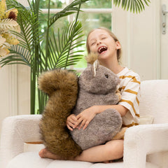 MaoGoLan giant-squirrel-plush portable size for travel and on-the-go hugs.