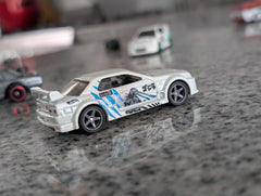 Matchbox 1:64 upgrade wheels kit enhances collection display.
