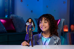 Mattel Disney Zombies 4 Willa Lykensen vest and hood detail for storytelling adventures.